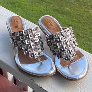 New Euro Soft by Sofft silver/rose gold short heeled sandals size 8